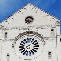 THAT SUNBEAM IN BARI’S CATHEDRAL: THE EXTRAORDINARY PHENOMENON OF JUNE 21, AT 5,10 PM